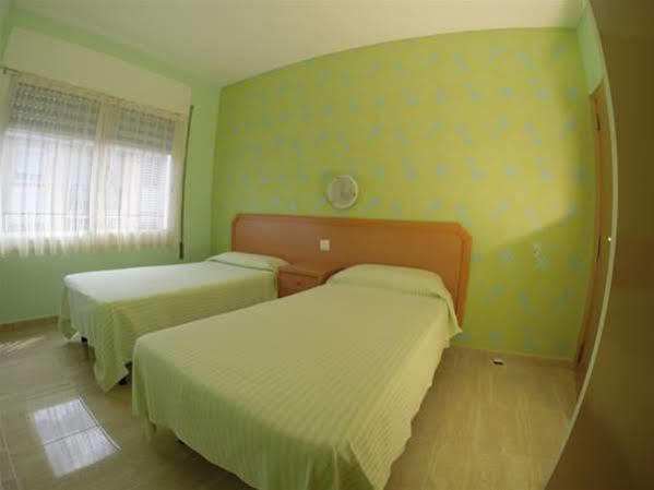 Hostal Julieta Lloret de Mar Exterior foto